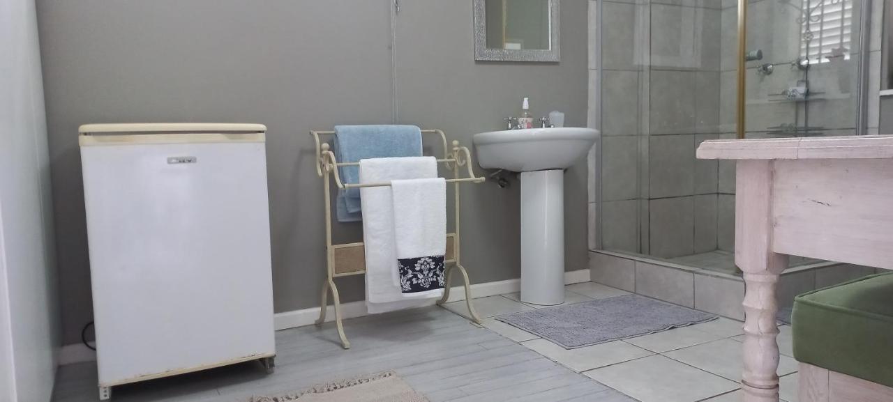 Peony Luxury Room With Wifi And Own Entrance Stellenbosch Exterior photo