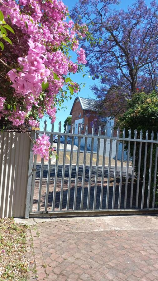 Peony Luxury Room With Wifi And Own Entrance Stellenbosch Exterior photo