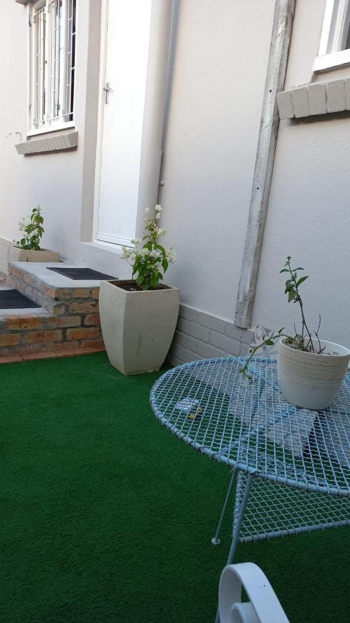 Peony Luxury Room With Wifi And Own Entrance Stellenbosch Exterior photo
